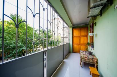 nearly repaired 5-room apartment for sale